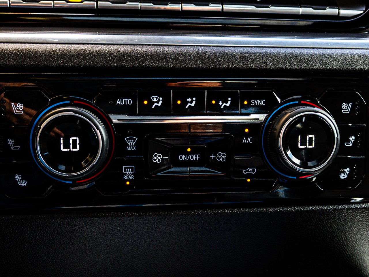 2024 Chevrolet Silverado 3500HD 4WD Crew Cab 159 High Country Black Sherwood Park - photo #26