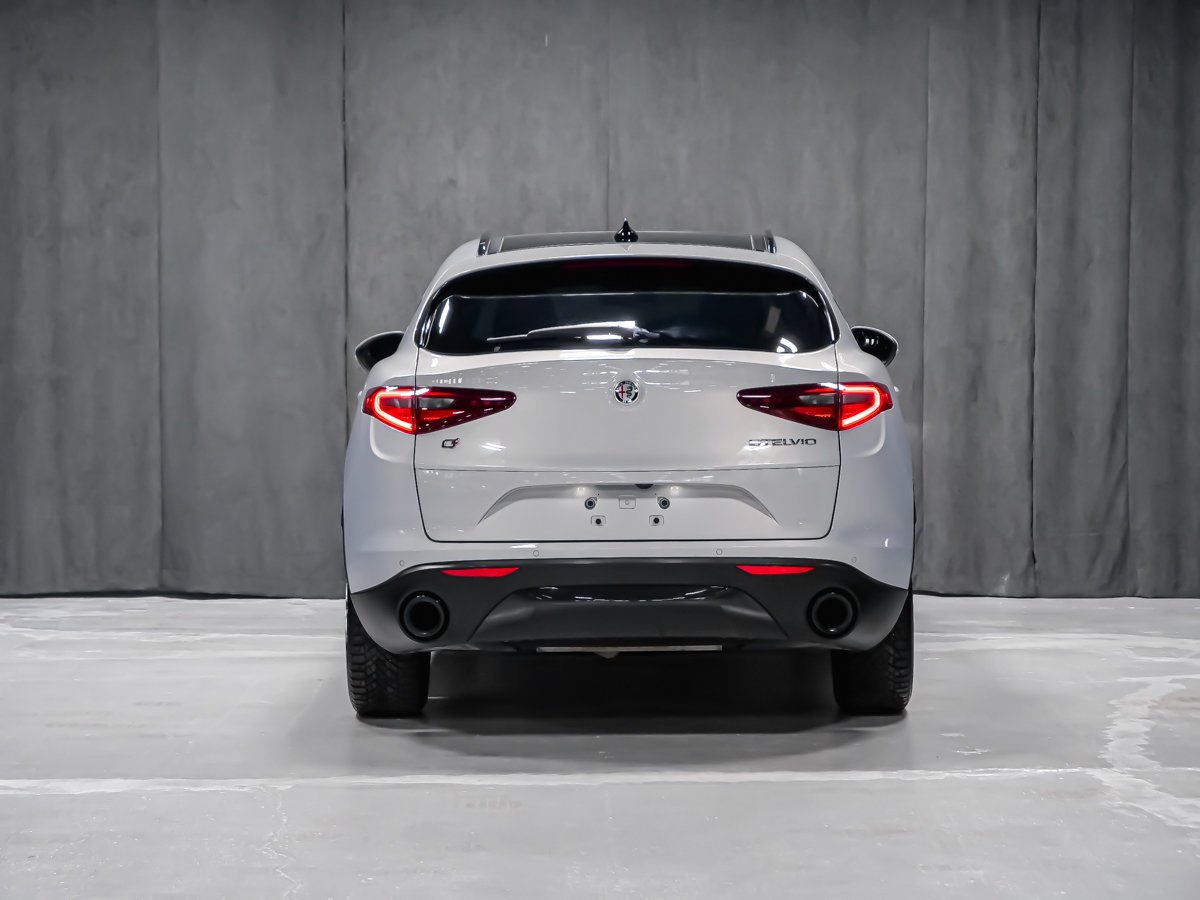Alfa Romeo Stelvio Sprint 2023 Gris Montréal - photo #4