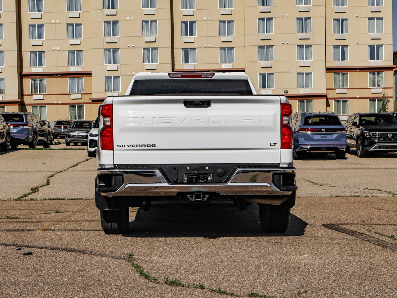 2025 Chevrolet Silverado 1500 4WD Crew Cab 147 LT White Sherwood Park - photo #6