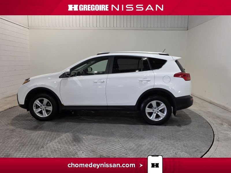 2013 Toyota Rav 4 White Laval - photo #8