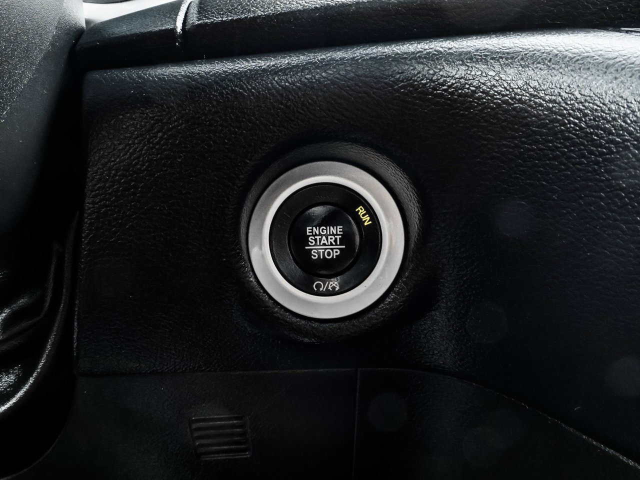 2025 Chrysler Grand Caravan SXT 2WD Black Sherwood Park - photo #25