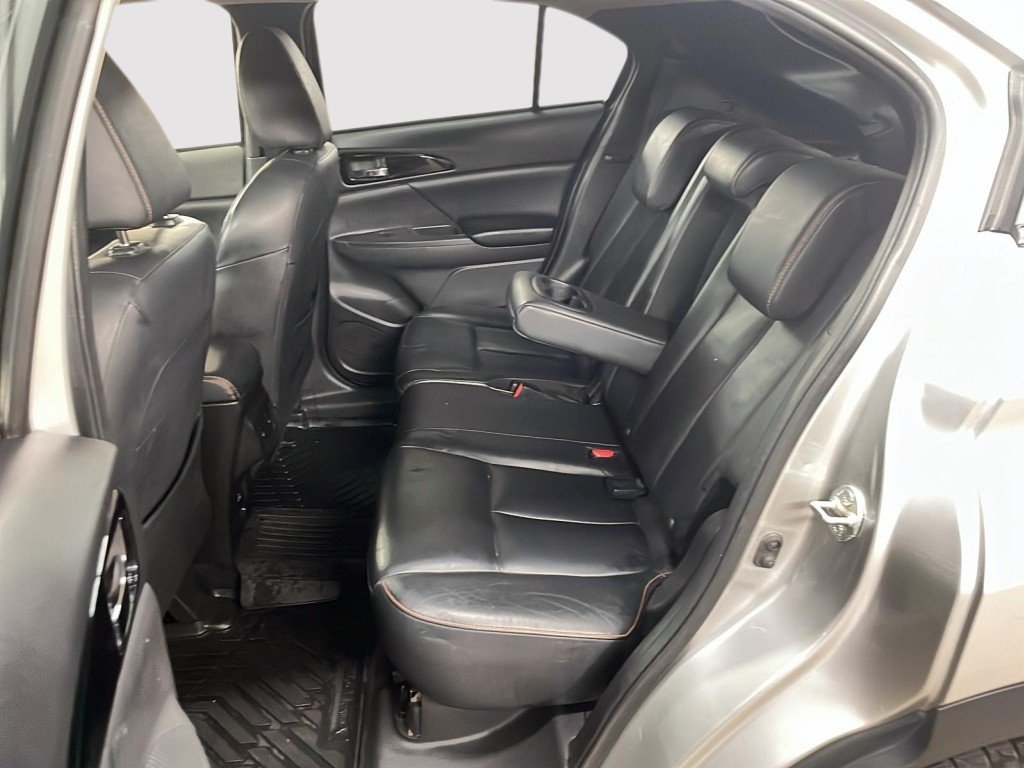 Mitsubishi Eclipse 2018 Argent Amos - photo #19