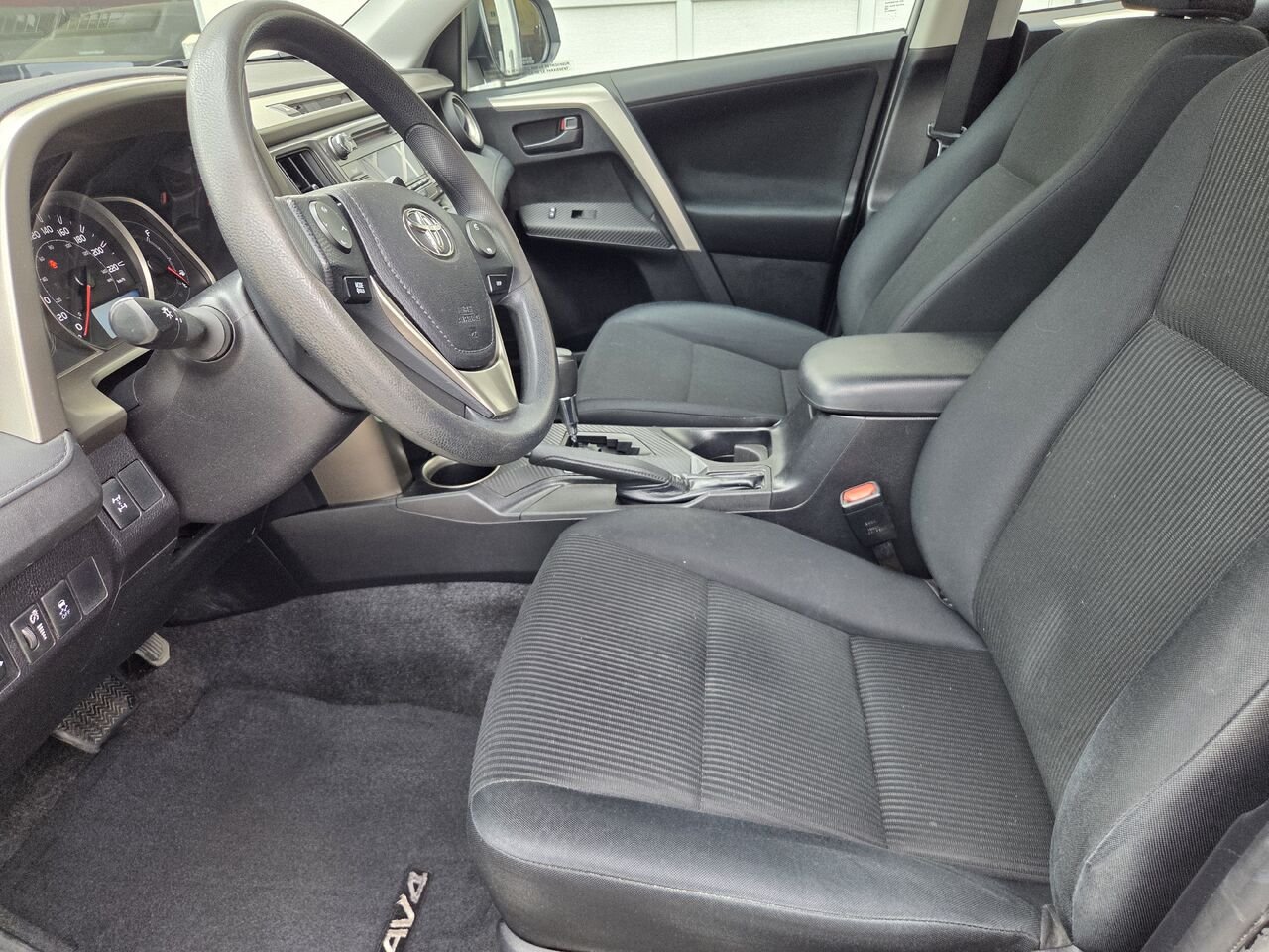 Toyota RAV4 2015 Argent Mont-Laurier - photo #10