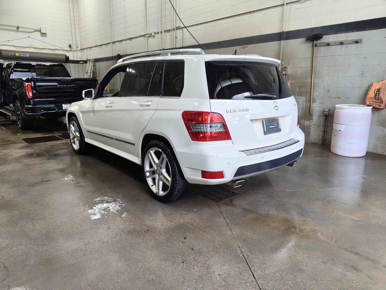 2012 Mercedes-Benz GLK-Class 4MATIC 4dr GLK 350 White Sherwood Park - photo #4