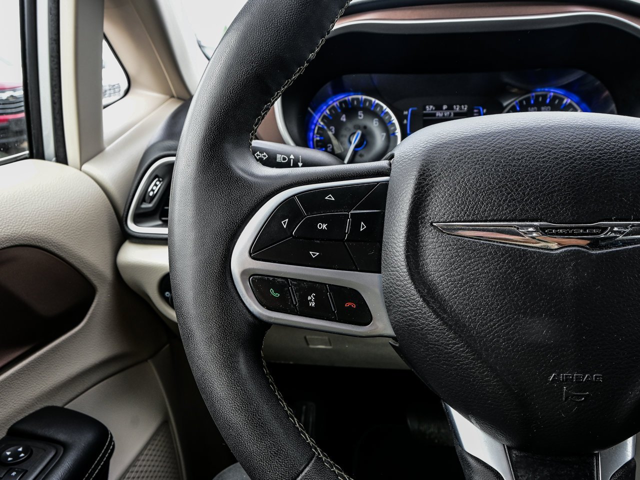 2023 Chrysler Grand Caravan SXT 2WD Grey Sherwood Park - photo #20