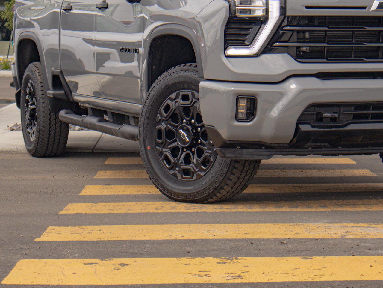2024 Chevrolet Silverado 2500HD 4WD Crew Cab 159 LT Grey Sherwood Park - photo #5