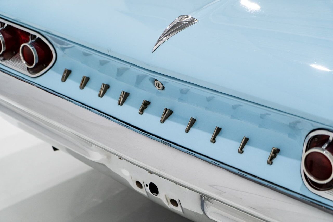 Pontiac Bonneville **PRIX EN USD**C8 Suffix 389cu.in. TriPower 4 Speed 1961 Bleu Montréal - photo #41
