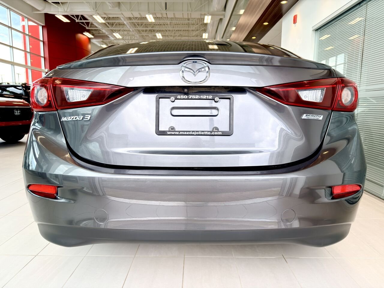 Mazda Mazda3 2018 Gris Notre-Dame-des-Prairies - photo #9