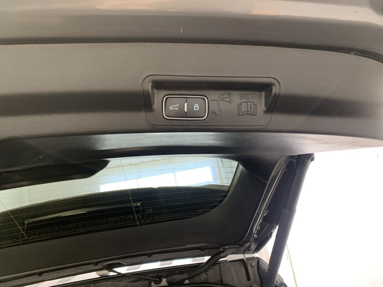 Ford Explorer ST EXPLORER ST 4WD 2024 Gris Châteauguay - photo #11
