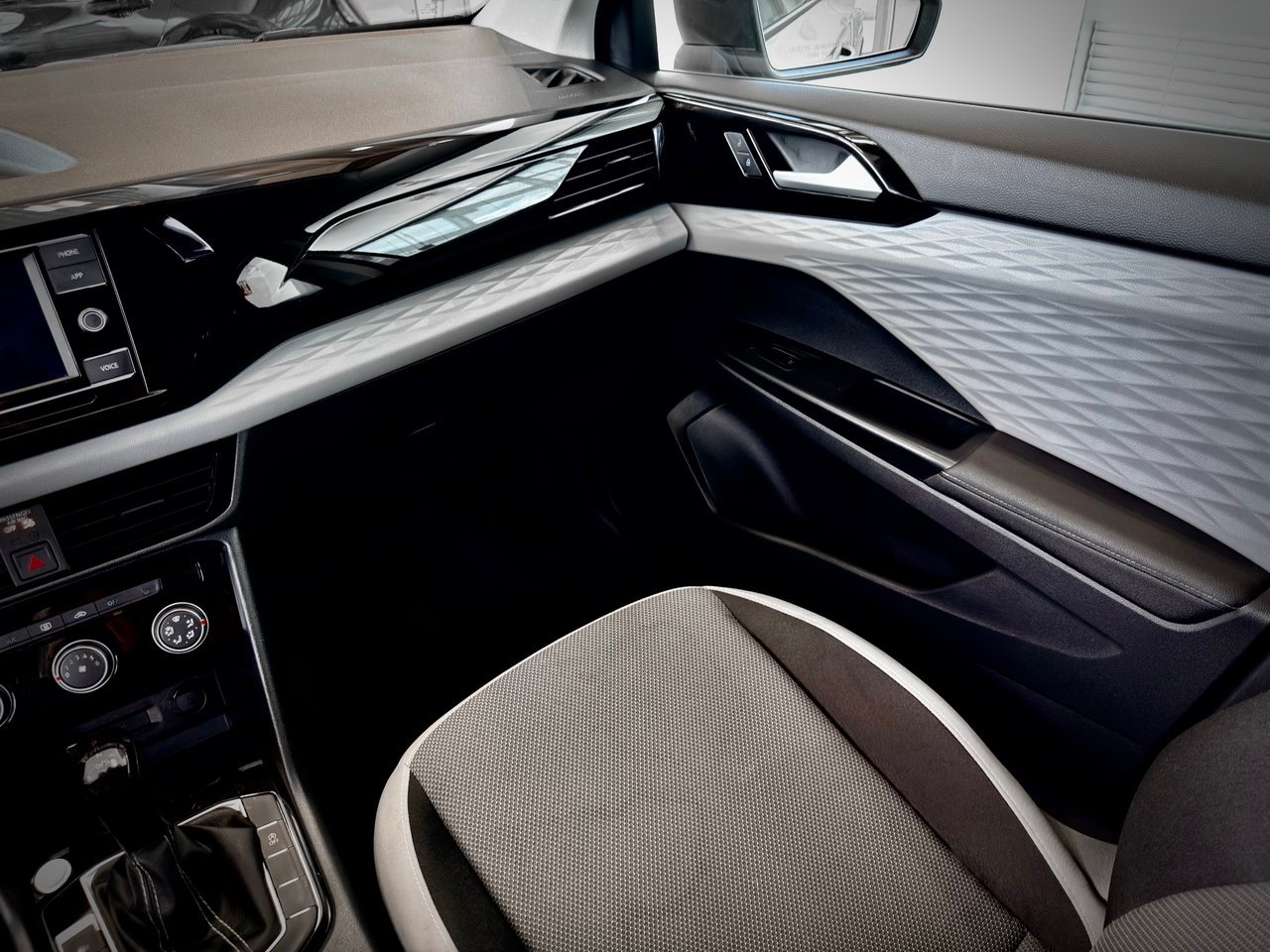 2024 Volkswagen Taos White Notre-Dame-des-Prairies - photo #21