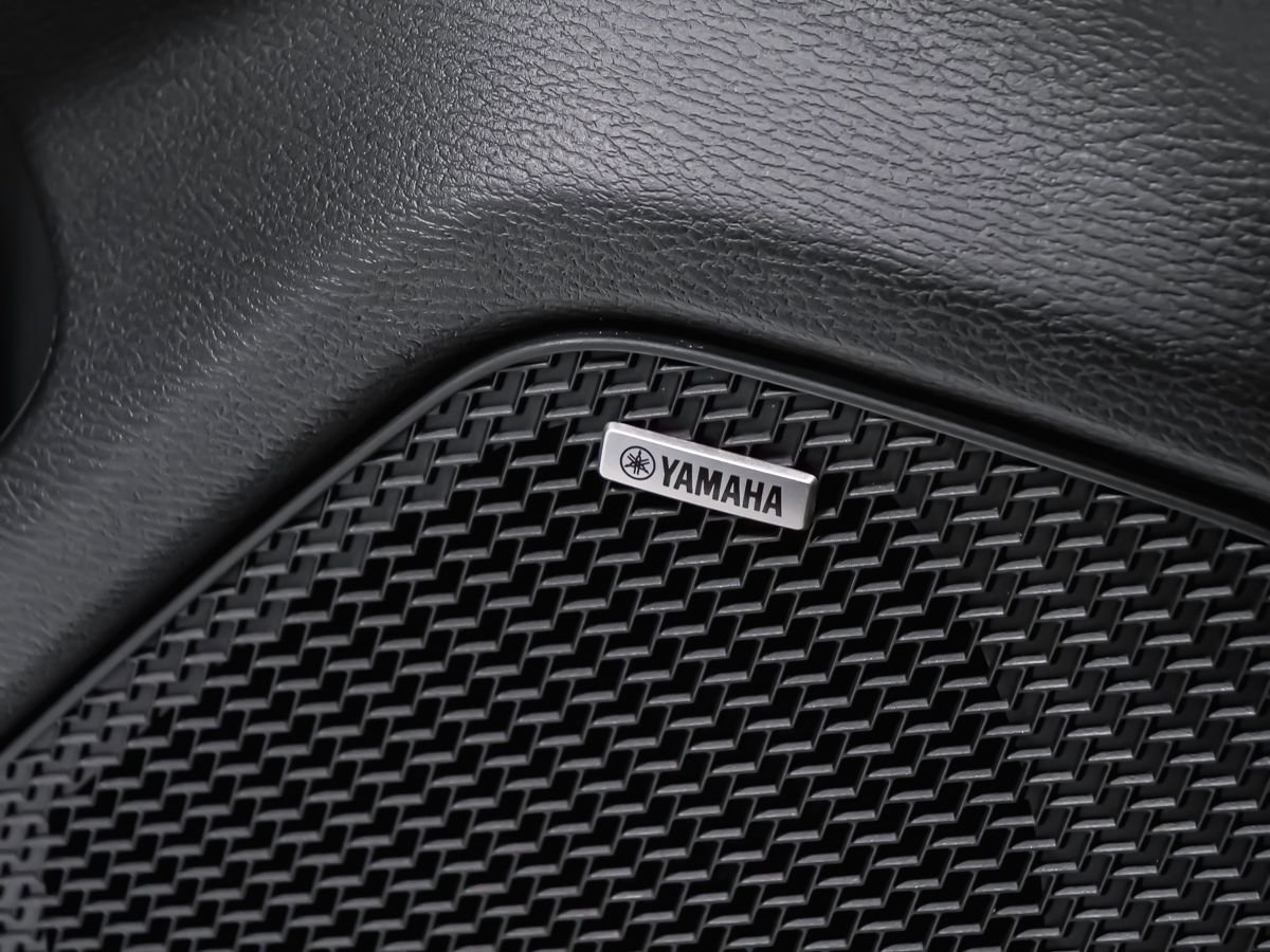 2026 Mitsubishi Outlander Plug-In Hybrid ES Graphite Grey Metallic Montreal - photo #8