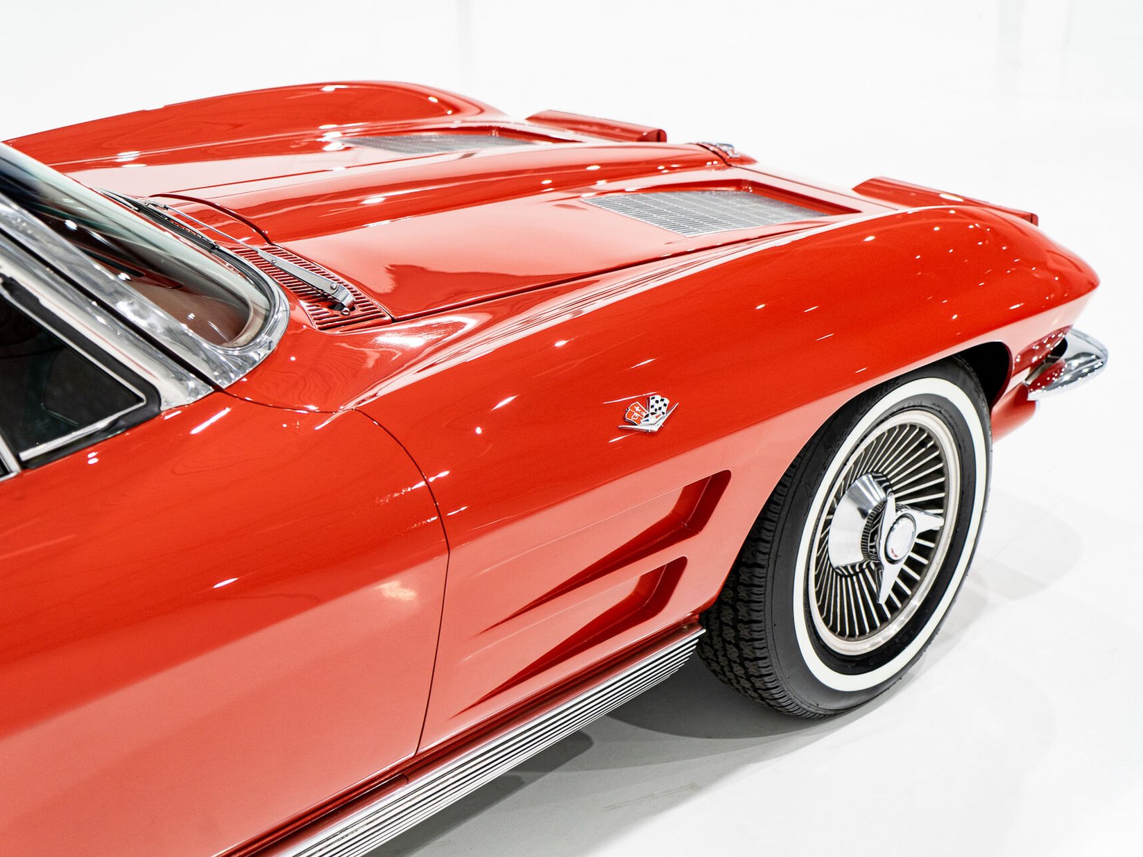 Chevrolet Corvette Split window matching# 327 Factory A/C | PRICE IN USD 1963 Rouge Montréal - photo #45