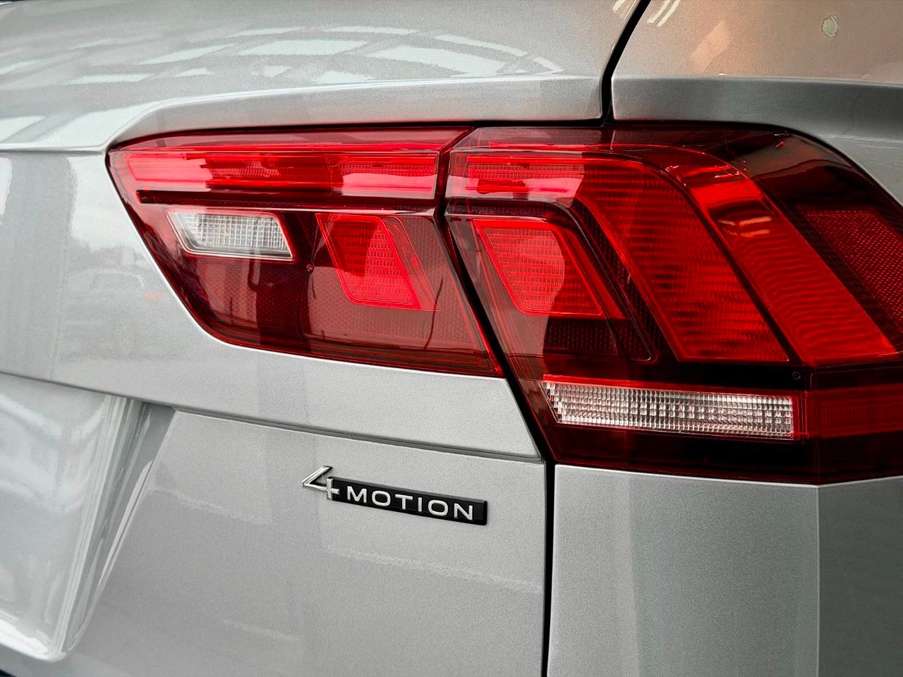 2024 Volkswagen Tiguan Silver Notre-Dame-des-Prairies - photo #11