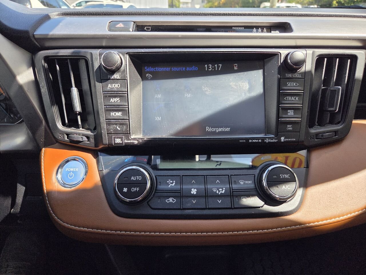 2017 Toyota RAV4 Hybrid White Mont-Laurier - photo #22