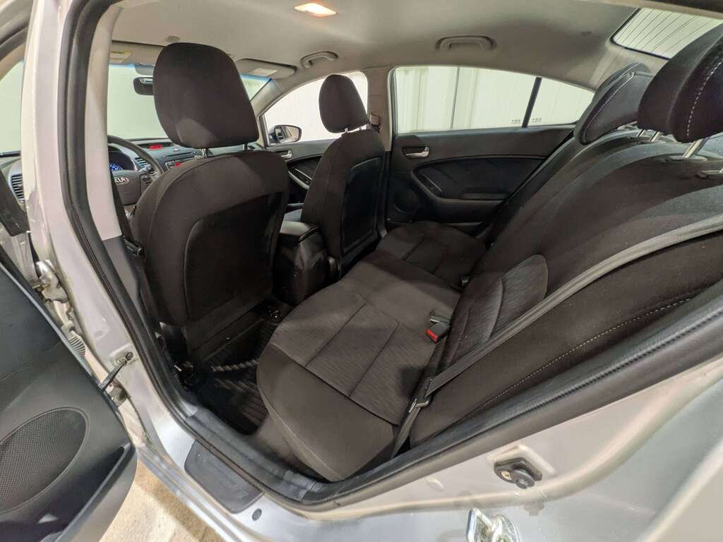 2015 Kia Forte 4dr Sdn Auto LX+ Winter Edition Silver Val-David - photo #7