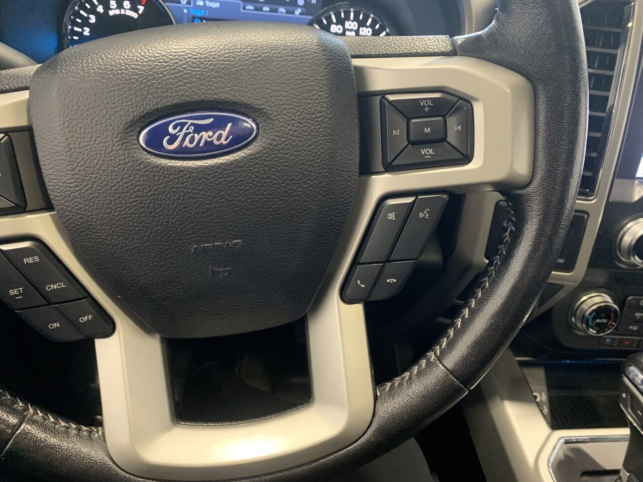 Ford F-150 SUPERCREW LARIAT F150 LARIAT CREW CAB 2019 Noir Châteauguay - photo #37