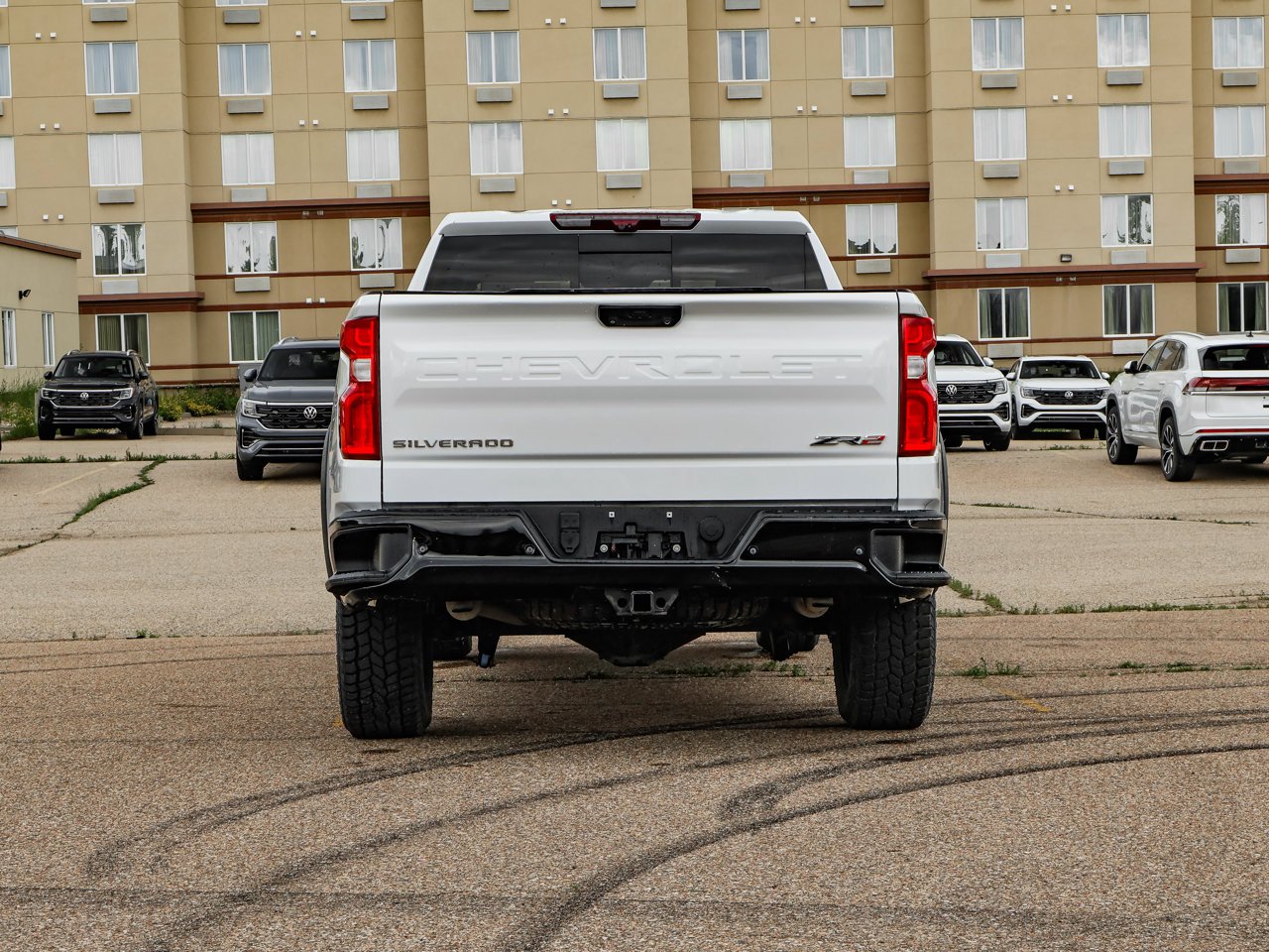 2022 Chevrolet Silverado 1500 4WD Crew Cab 147 ZR2 White Sherwood Park - photo #6