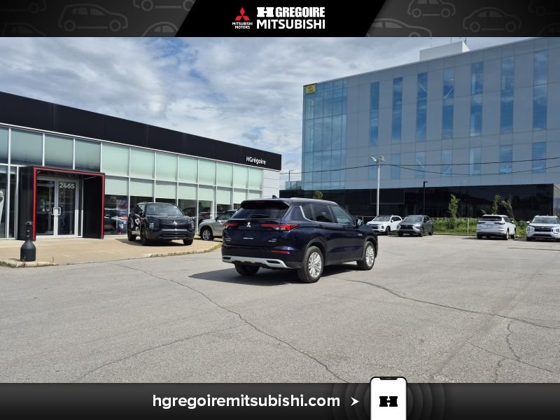 Mitsubishi Outlander PHEV MR4470 | LE *Hybrid * AWD * A partir 0.9% *Toit * Carplay 2025 Bleu Laval - photo #10