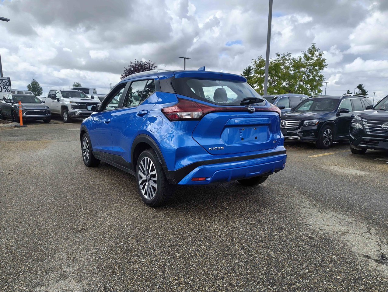 2024 Nissan Kicks SV FWD Blue Sherwood Park - photo #4