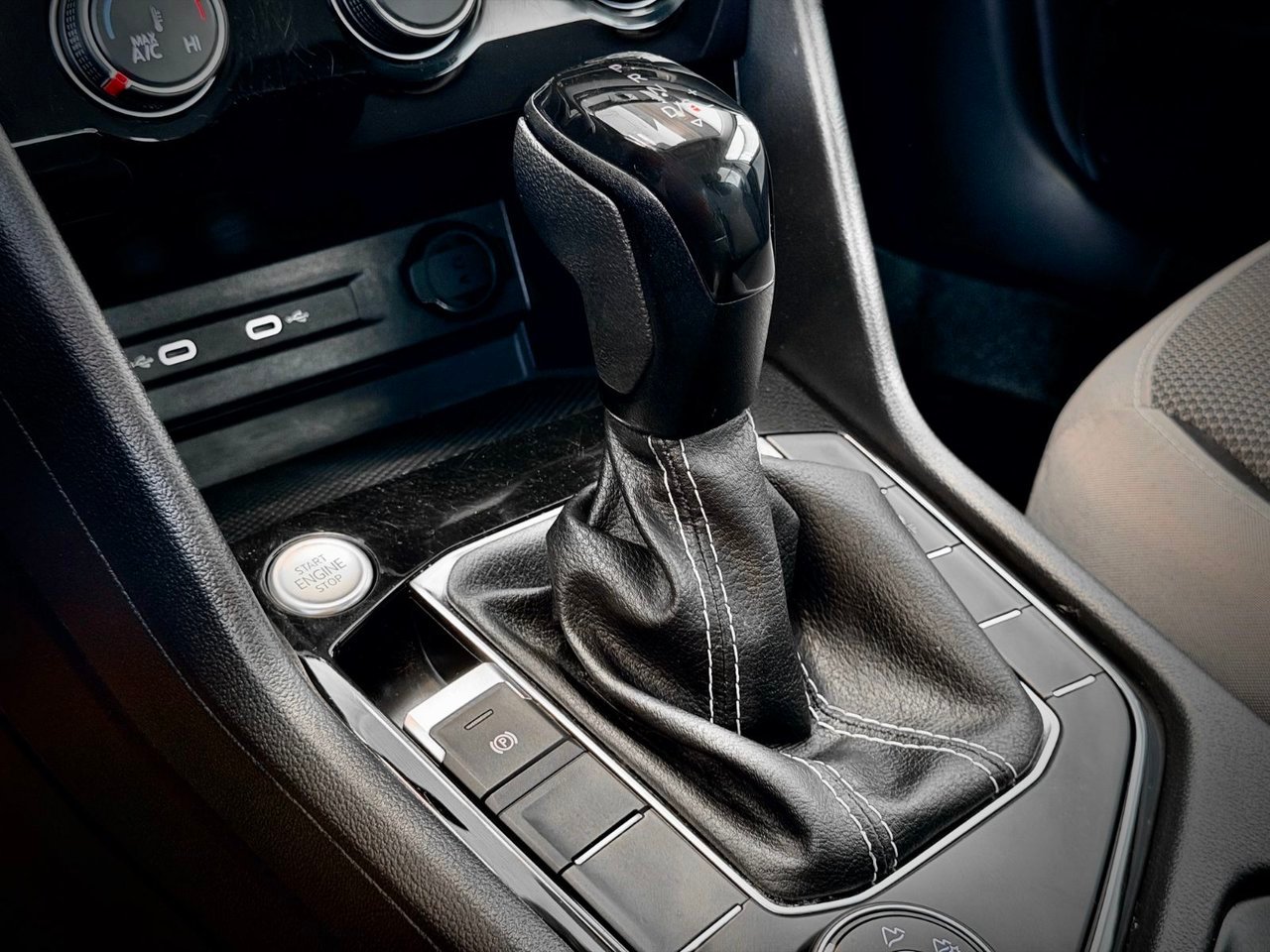 2024 Volkswagen Taos White Notre-Dame-des-Prairies - photo #29