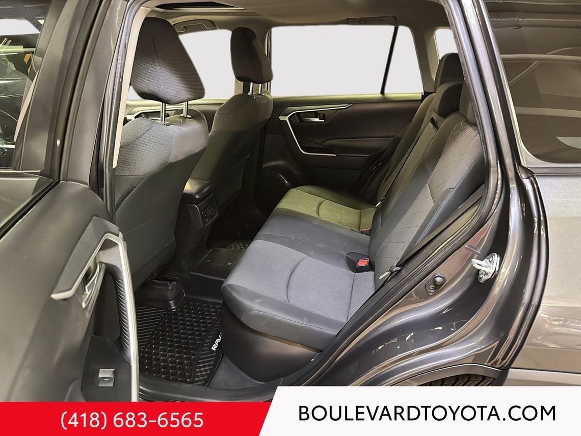 Toyota RAV4 Hybride 99232A-83 | XLE, AWD 2023 Gris Québec - photo #29