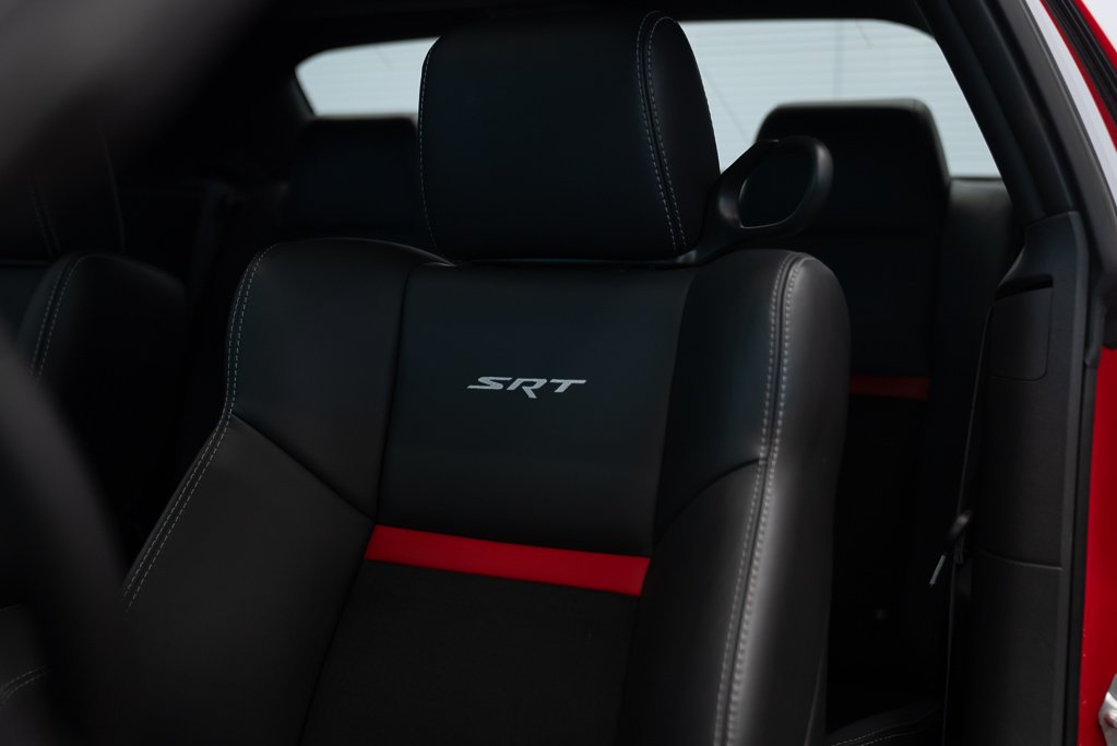 2010 Dodge Challenger Coupé 2 portes SRT8 MANUAL *PRICE IN USD* Red Kirkland - photo #25