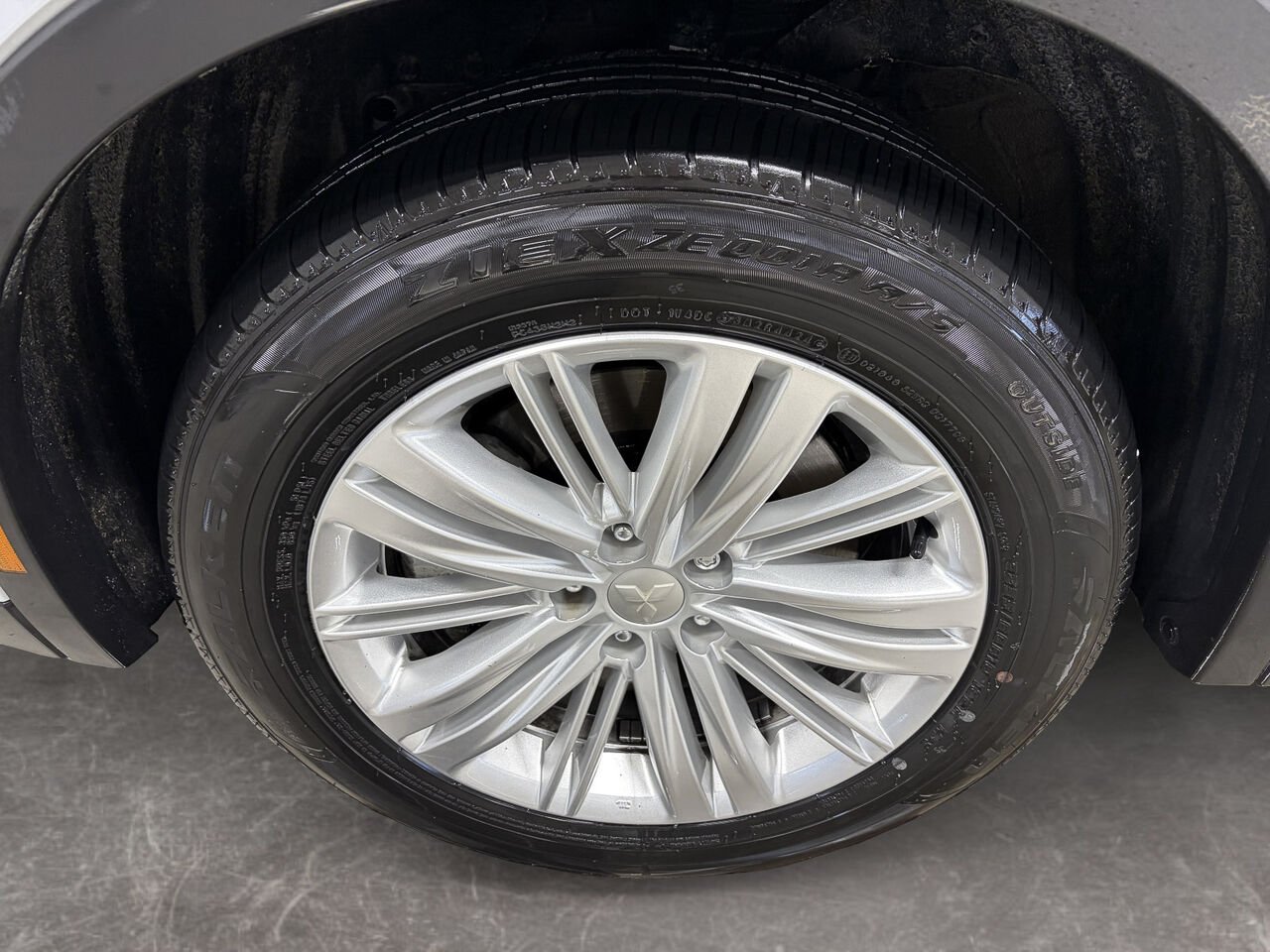 2025 Mitsubishi Outlander Plug-In Hybrid JA4T5VA99SZ609752 White Sherbrooke - photo #1