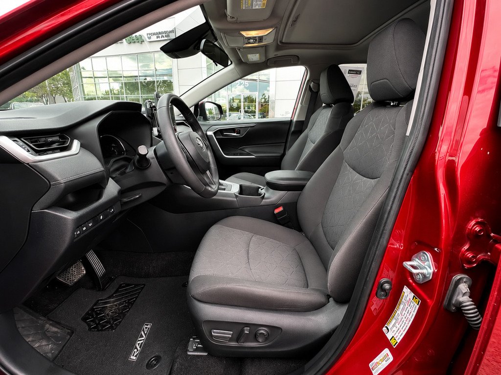 2024 Toyota RAV4 Red Saint-Basile-le-Grand - photo #11
