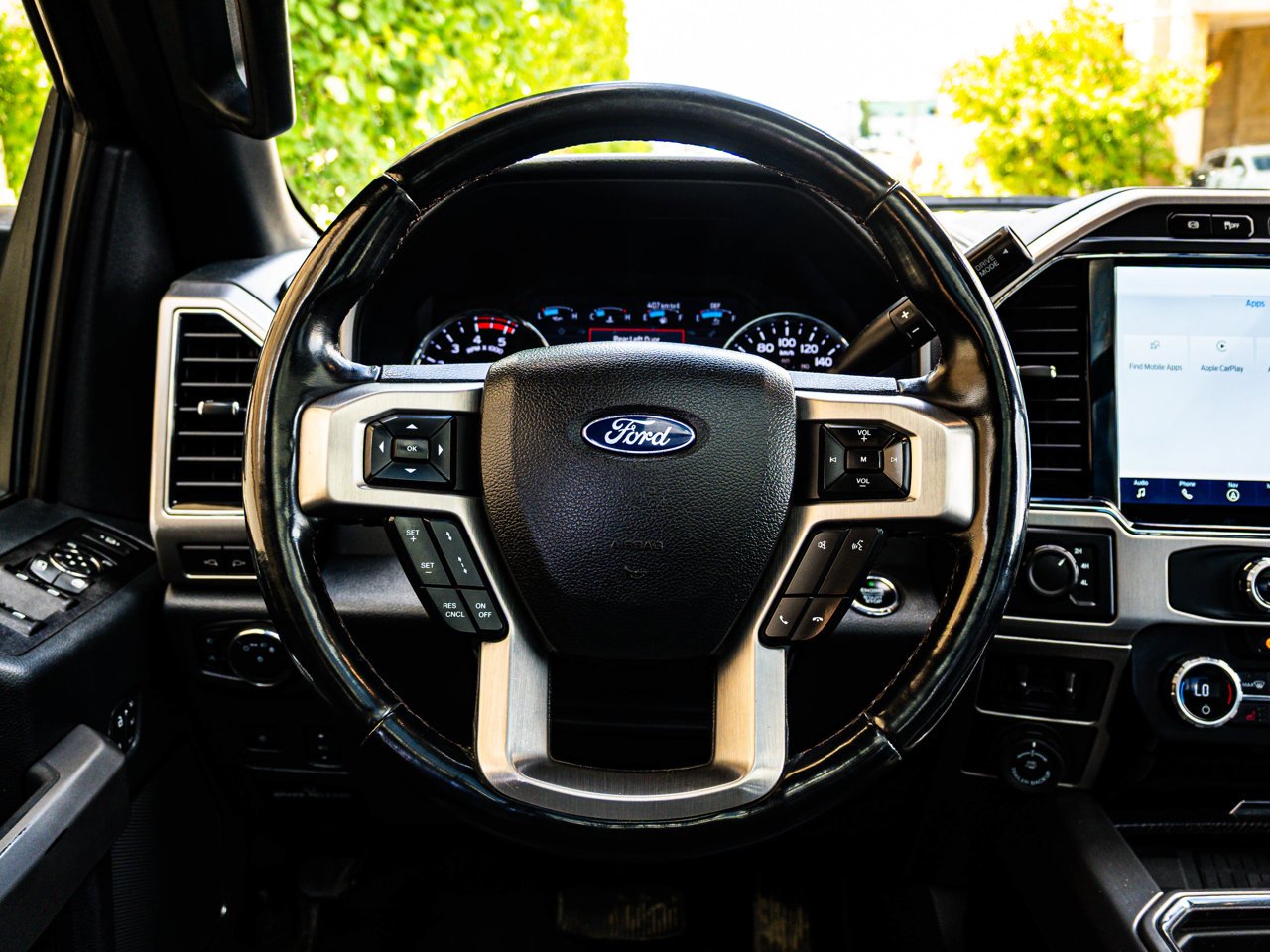 2022 Ford Super Duty F-350 SRW Platinum 4WD Crew Cab 6.75' Box Black Sherwood Park - photo #33