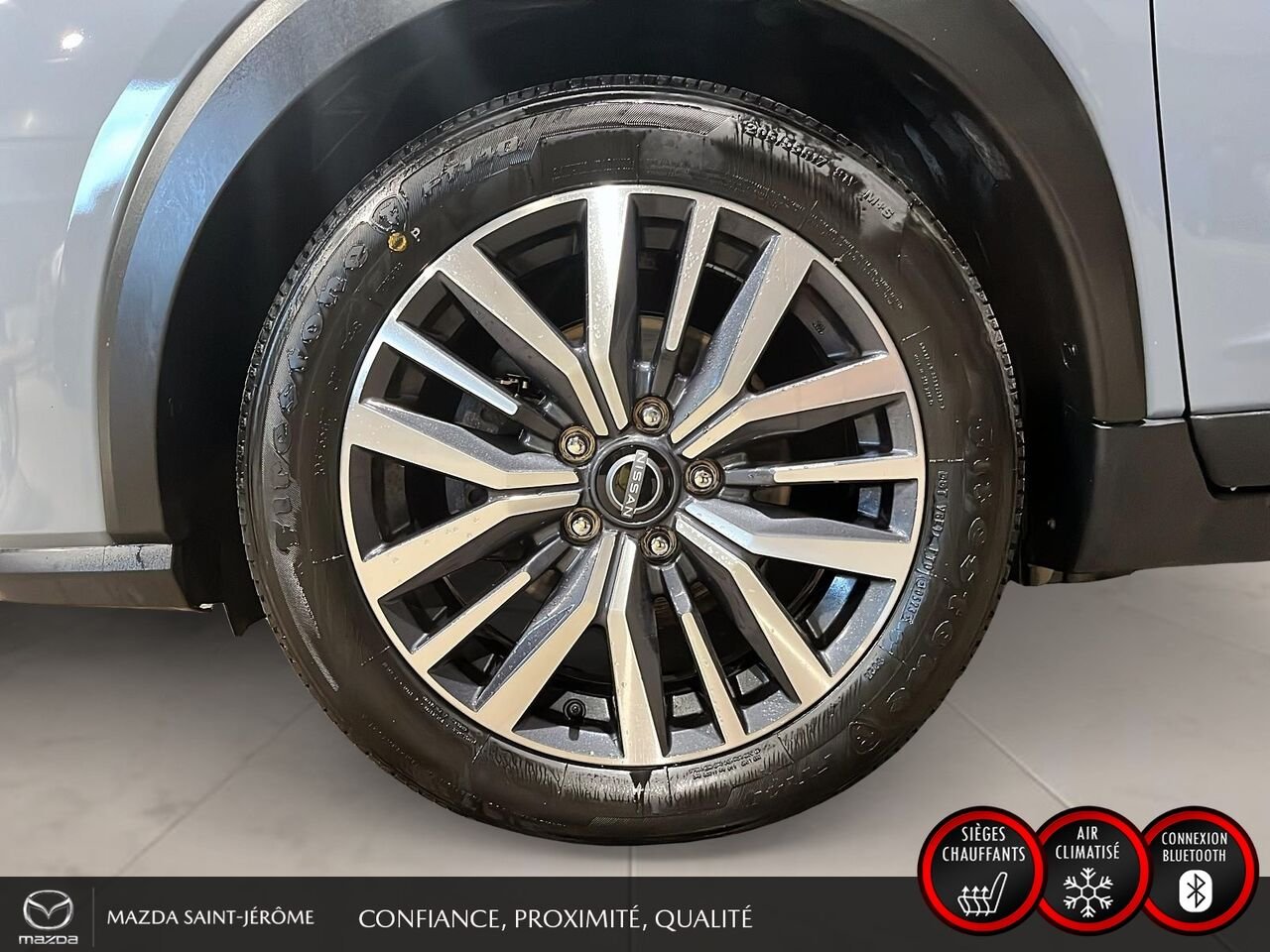 Nissan Kicks SR | DÉMARREUR À DISTANCE | AIDE AU STATIONNEMENT | MAGS NOIR 2023 Gris Saint-Jérôme - photo #11