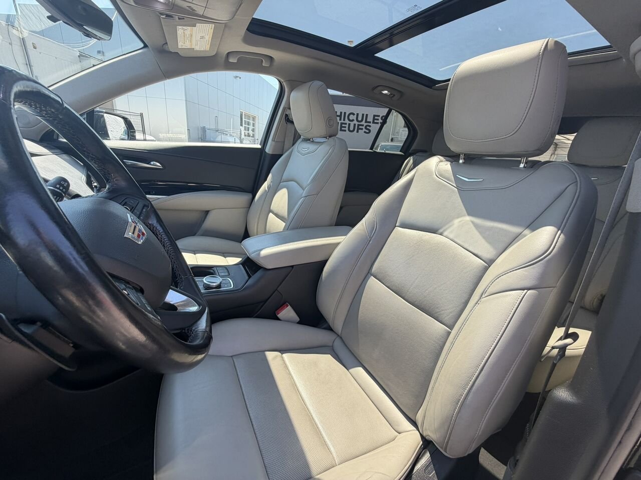 Cadillac XT4 PREMIUM LUXURY AWD 2019 Noir Laval - photo #21