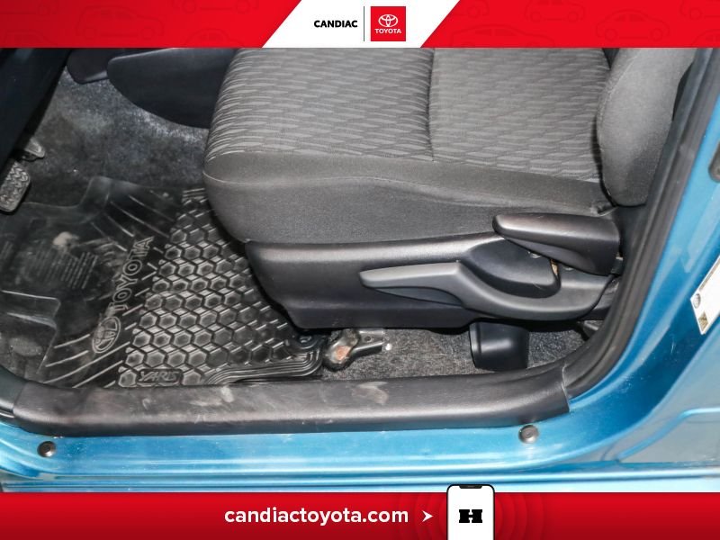 2014 Toyota Yaris Green Blainville - photo #19