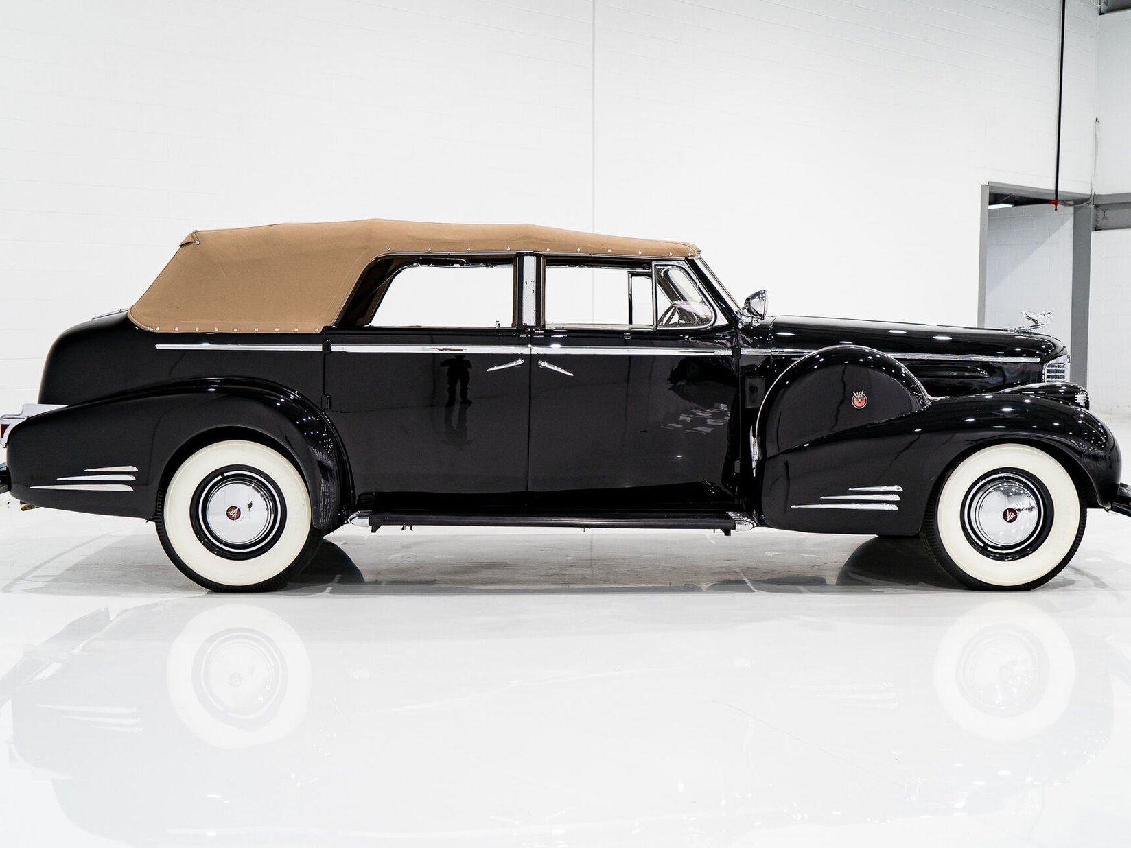 1938 Cadillac Series 90 **PRICE IN USD**1 of 13 V16 Black Montreal - photo #86