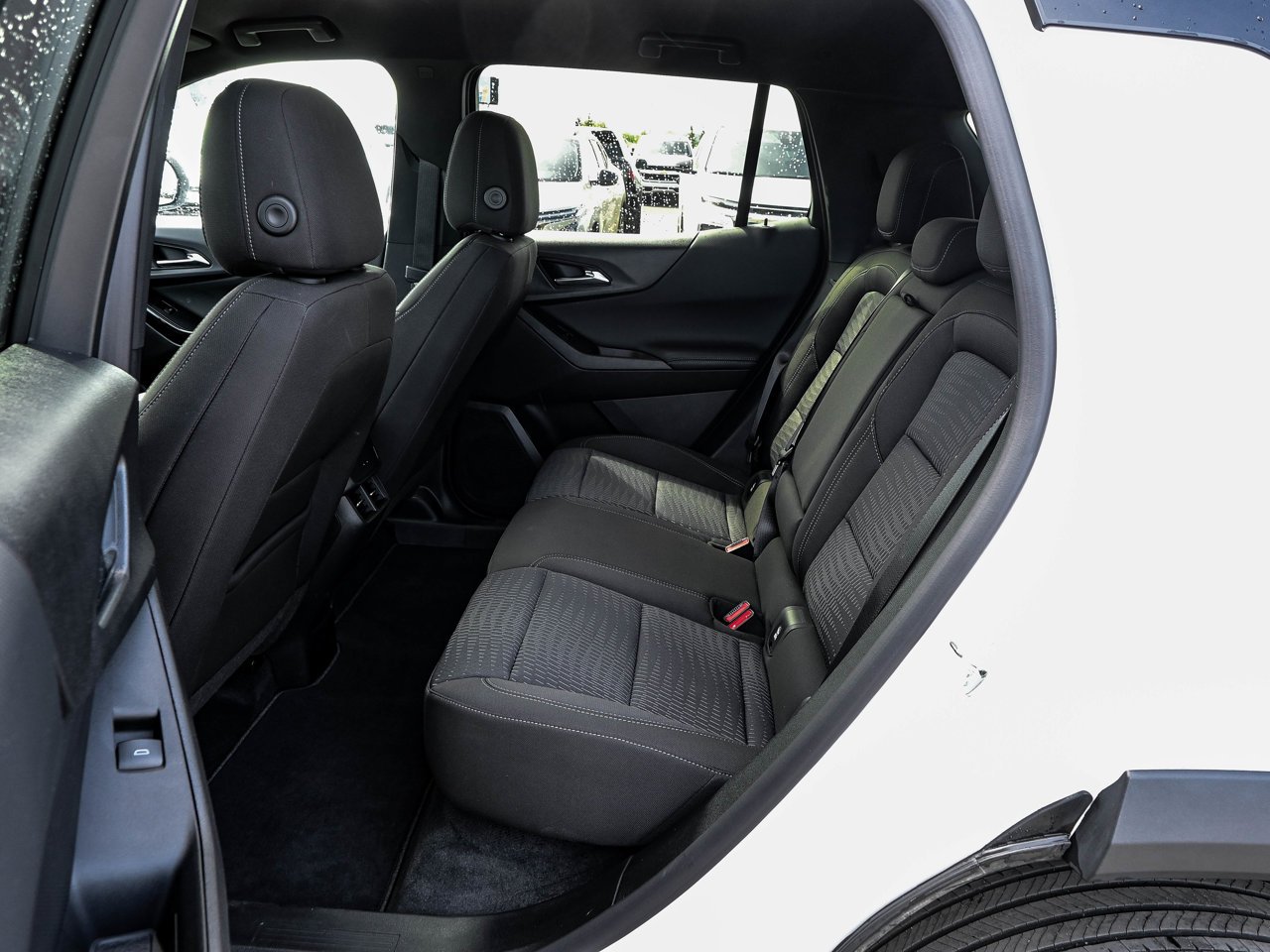 2026 Chevrolet Equinox AWD 4dr LT w/2LT White Sherwood Park - photo #29