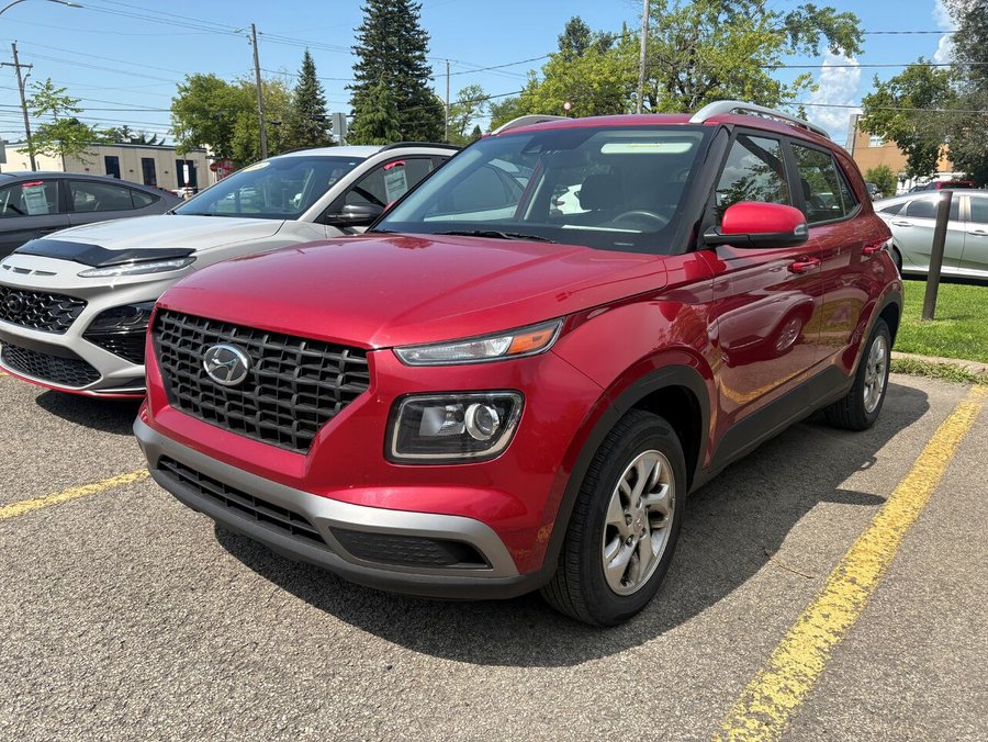 2022 Hyundai Venue 2022 Red
