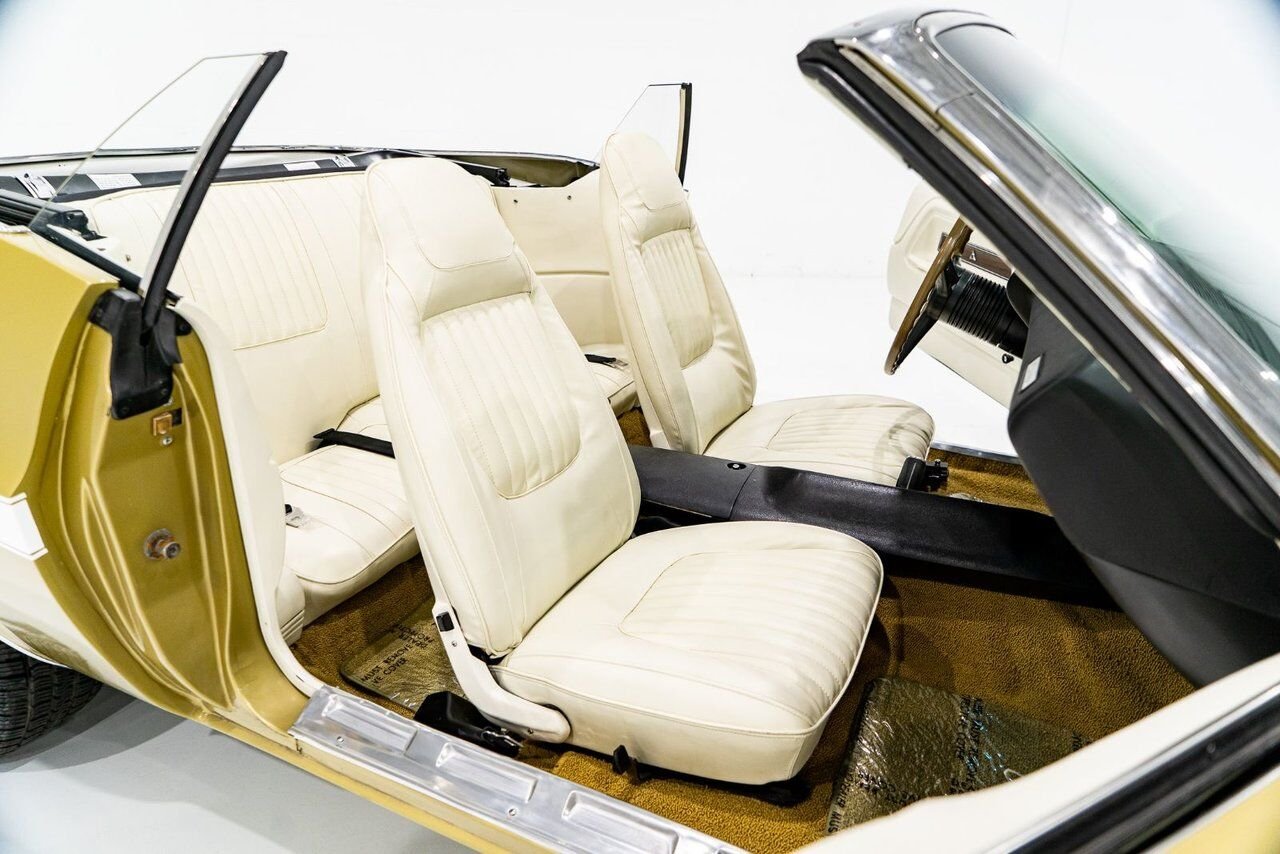 Dodge Challenger *PRIX EN USD* Convertible Fully restored to desirable specifications 1971 Or Montréal - photo #8