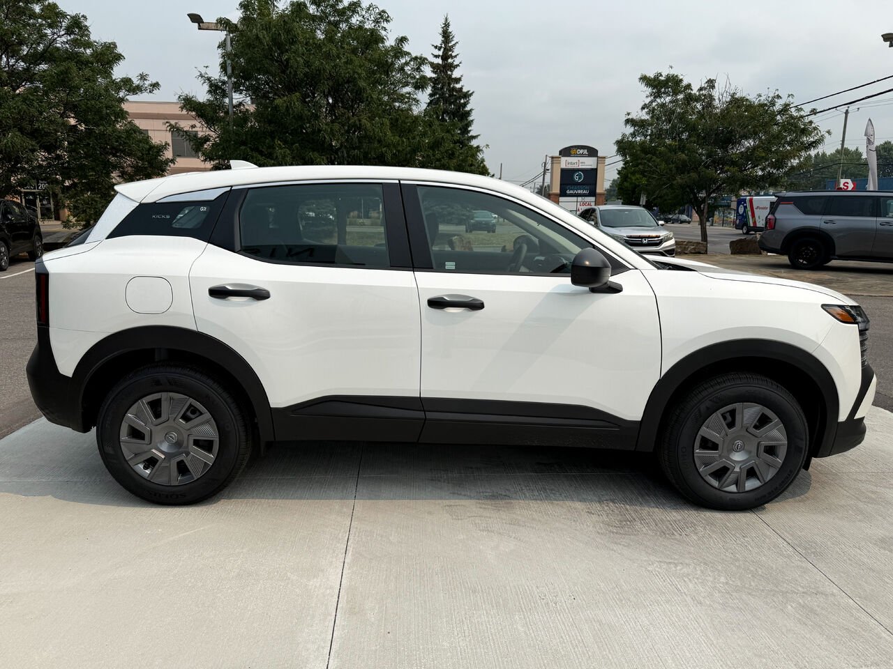 Nissan Kicks KICKS S FWD 2025 Blanc d'Aspen triple couche Châteauguay - photo #4