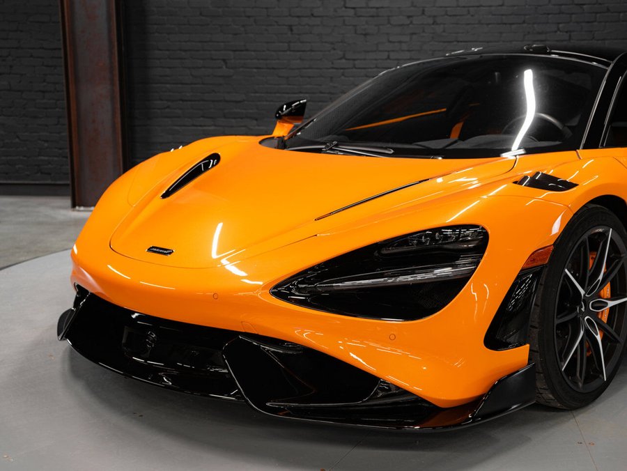 2021 McLaren 765LT 2021 Orange