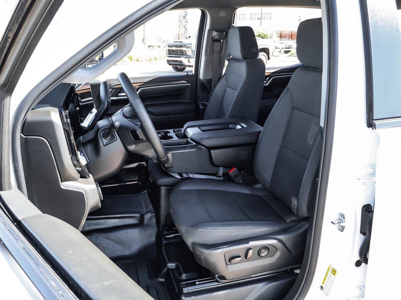 2025 Chevrolet Silverado 1500 4WD Crew Cab 147 LT White Sherwood Park - photo #13