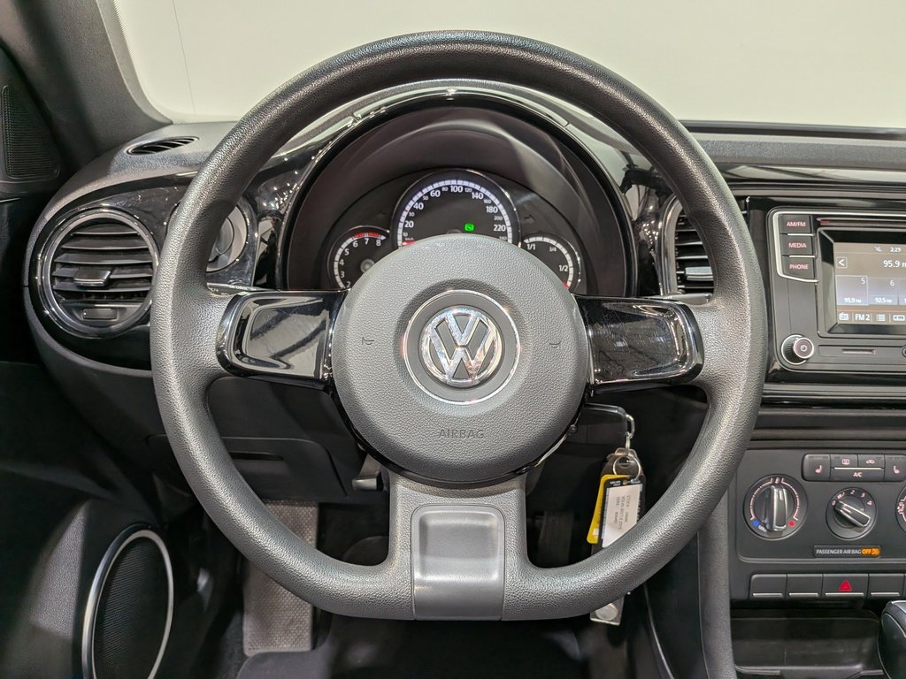 Volkswagen Beetle Convertible 2dr Conv Denim Edition 2016 Noir Val-David - photo #13