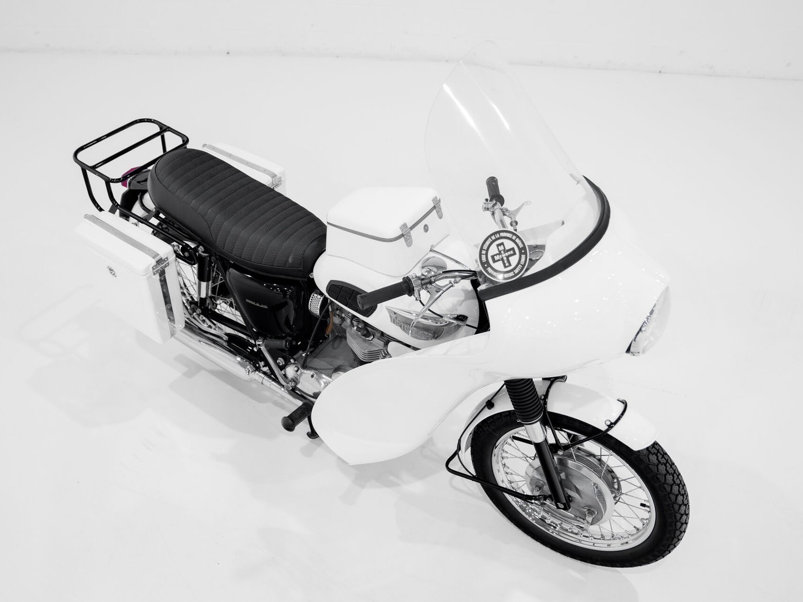 Triumph Trophy TR6P Saint 1968 Blanc Montréal - photo #9