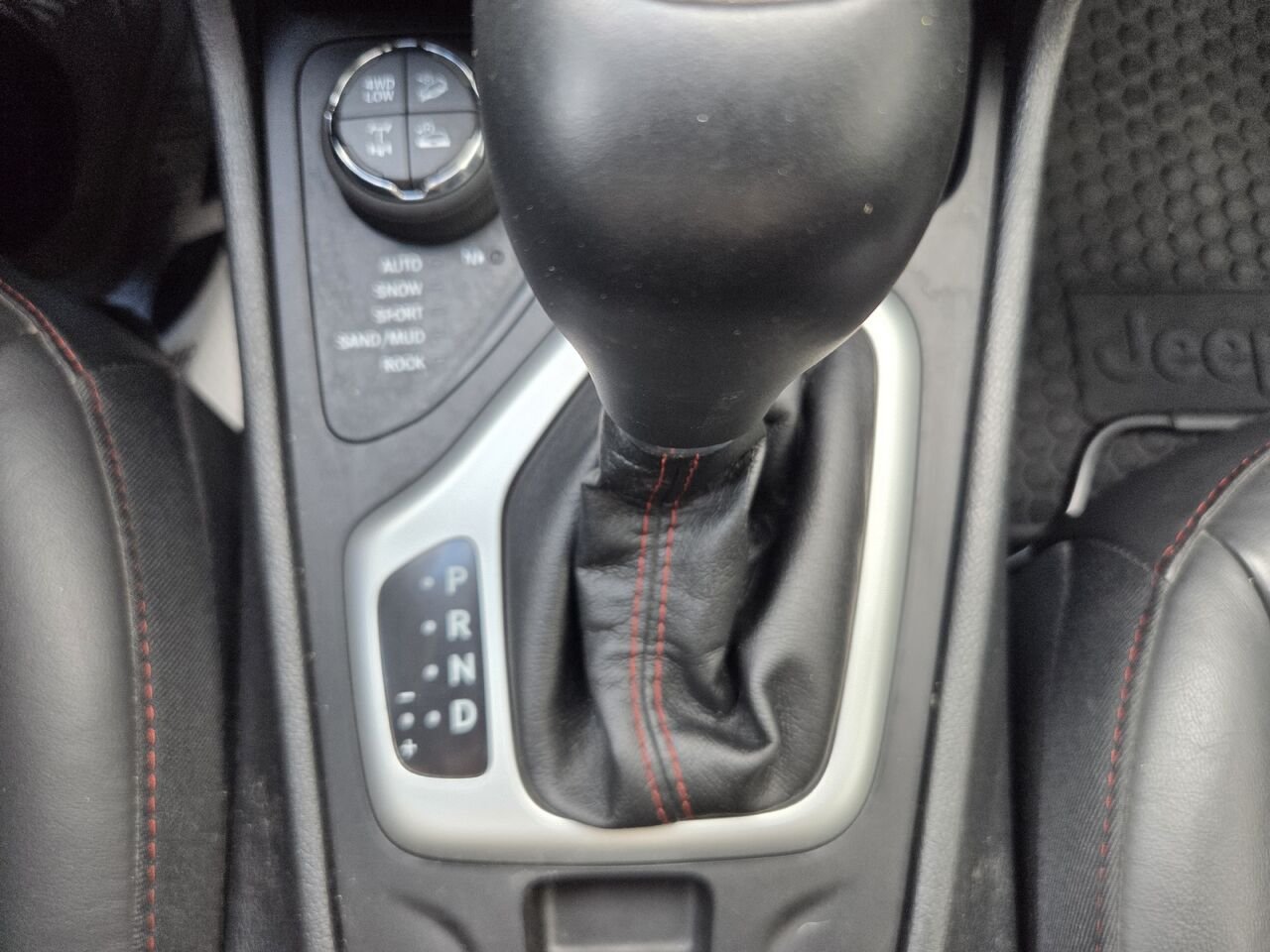 2018 JEEP CHEROKEE Silver Mont-Laurier - photo #16