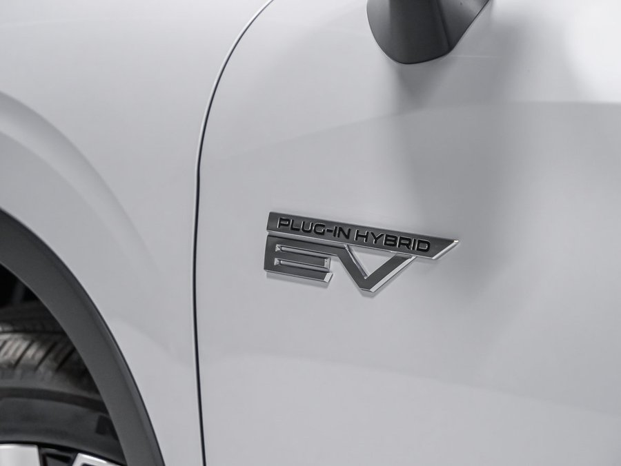 2026 Mitsubishi Outlander Plug-In Hybrid GT White Diamond/Black Roof