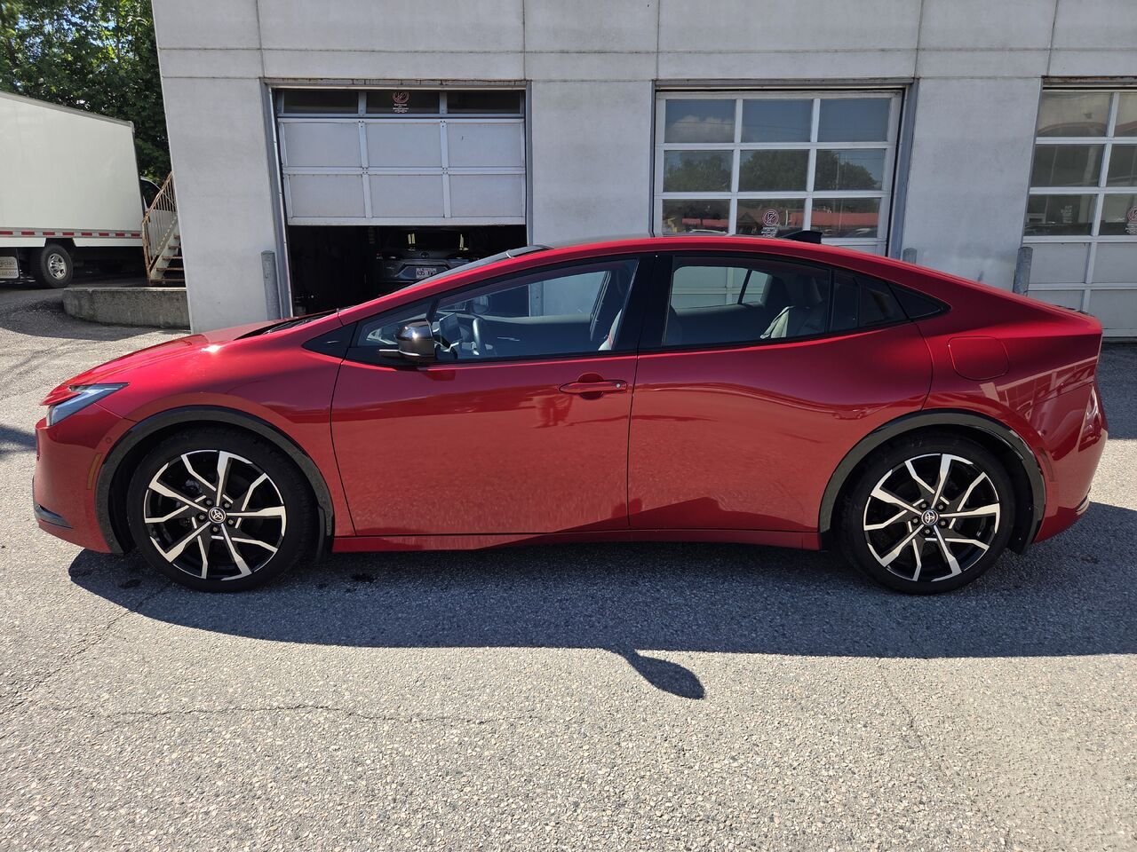 2024 Toyota PRIUS PRIME Red Mont-Laurier - photo #9