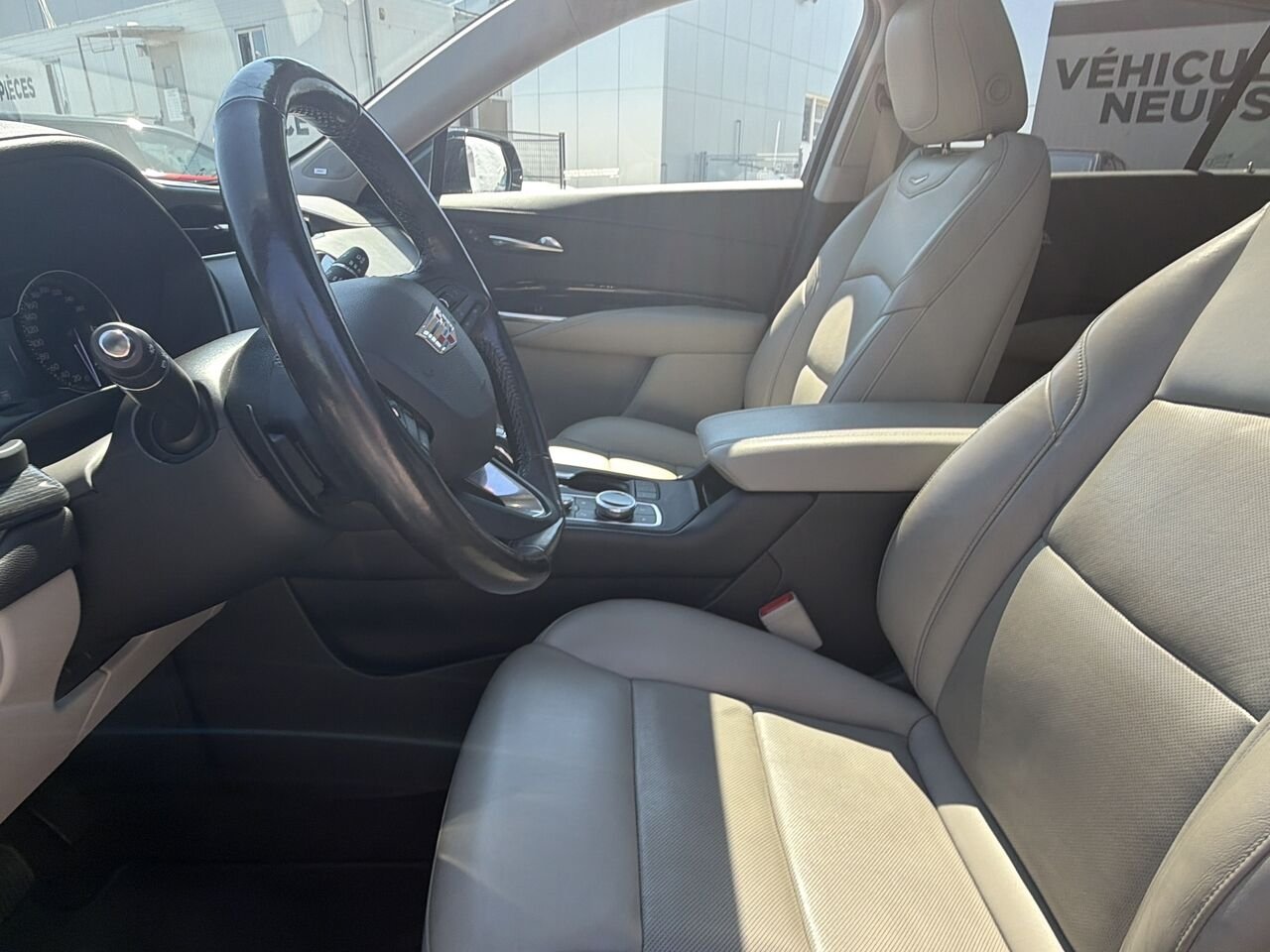 Cadillac XT4 PREMIUM LUXURY AWD 2019 Noir Laval - photo #22