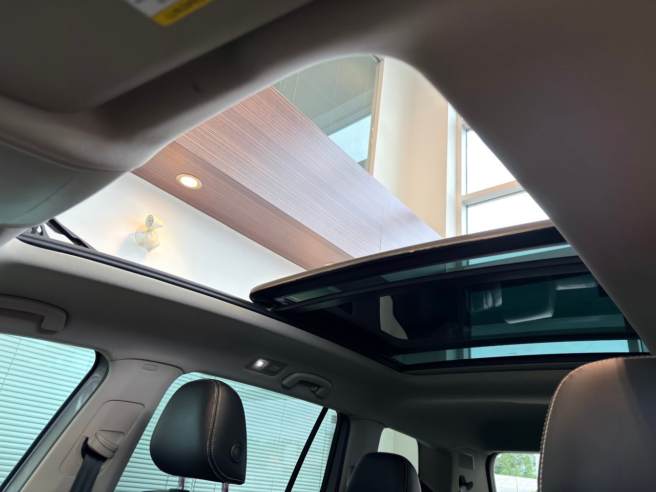 Volkswagen Atlas 2021 Gris Notre-Dame-des-Prairies - photo #16
