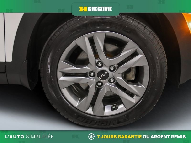 2023 Kia Seltos White Saint-Eustache - photo #32