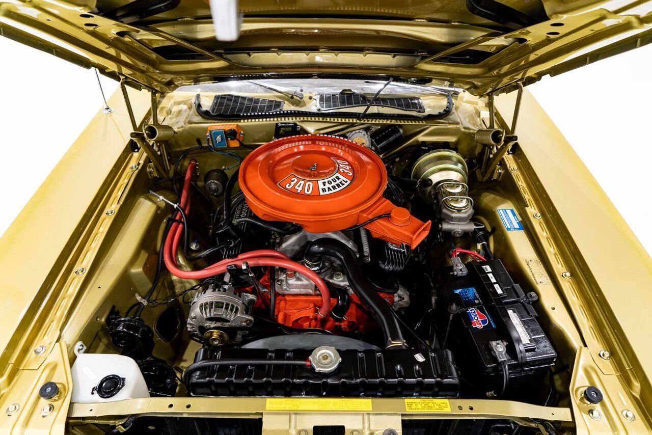 Dodge Challenger *PRIX EN USD* Convertible Fully restored to desirable specifications 1971 Or Montréal - photo #14