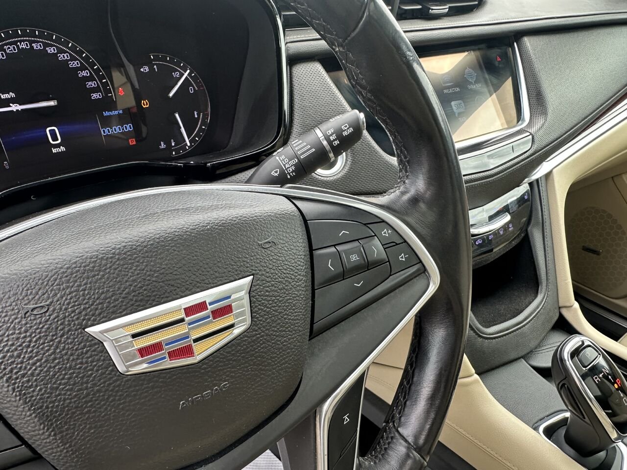 CADILLAC XT5 LUXURY TI 4 portes de luxe 2017 Rouge Gatineau - photo #8