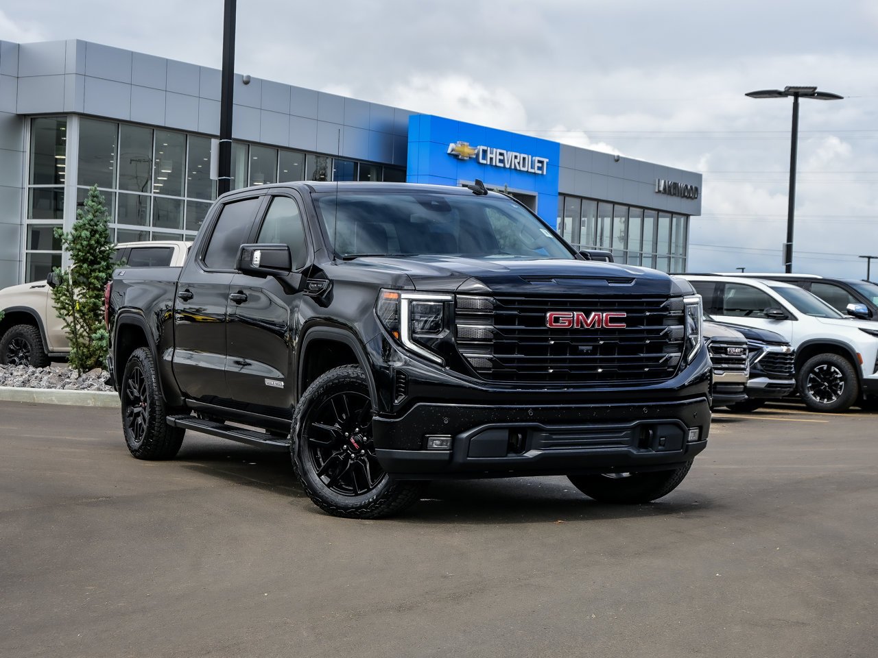 2024 GMC Sierra 1500 4WD Crew Cab 147 Elevation Black Sherwood Park - photo #1